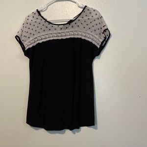 Faith & Joy LA tie back blk and white dot short sleeve lace trim shirt medium